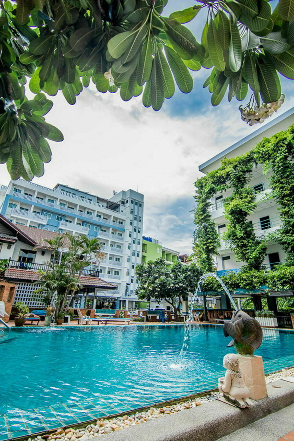 Hotel Sutus Court 5 Pattaya Exterior foto